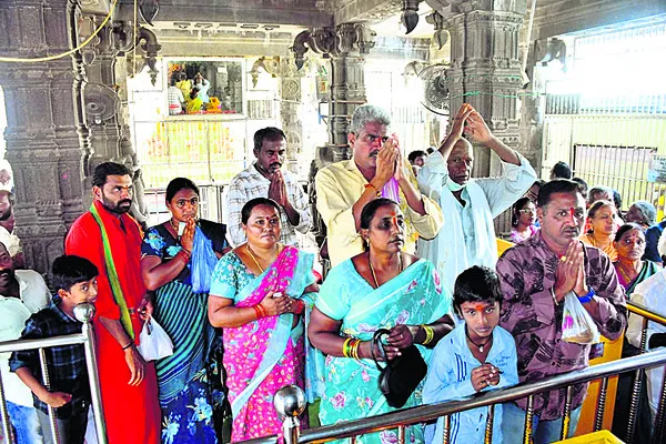 శ్రీవారికి నిత్యకల్యాణం, పల్లకీసేవ
