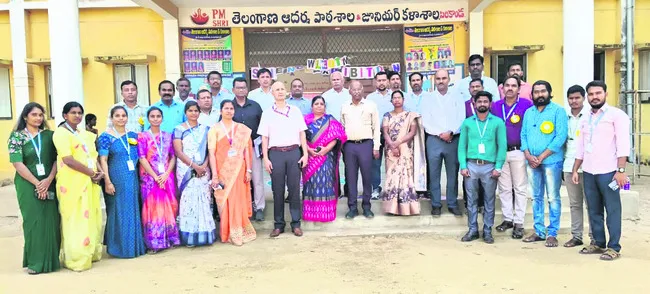 ఆదర్శ పాఠశాలను తనిఖీ చేసిన కేంద్ర బృందం 