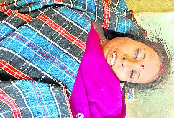 రోడ్డు ప్రమాదంలో  మహిళ మృతి 
