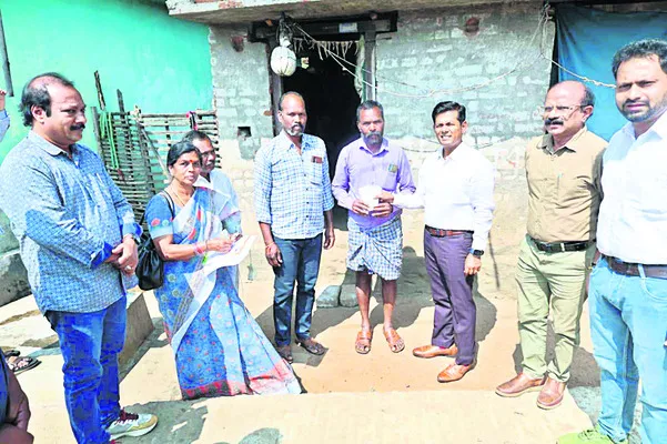 జిల్లాలో 86.94శాతంపింఛన్ల పంపిణీ
