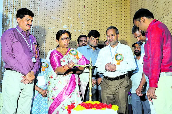 విద్యార్థుల్లో చైతన్యం తెచ్చేందుకే ‘వికసిత్‌’ 