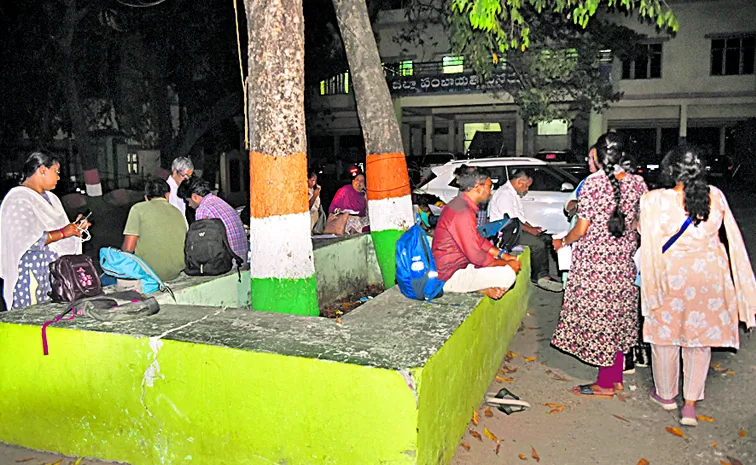 సెలవుపూటా శా‘శిస్తు’న్నారు