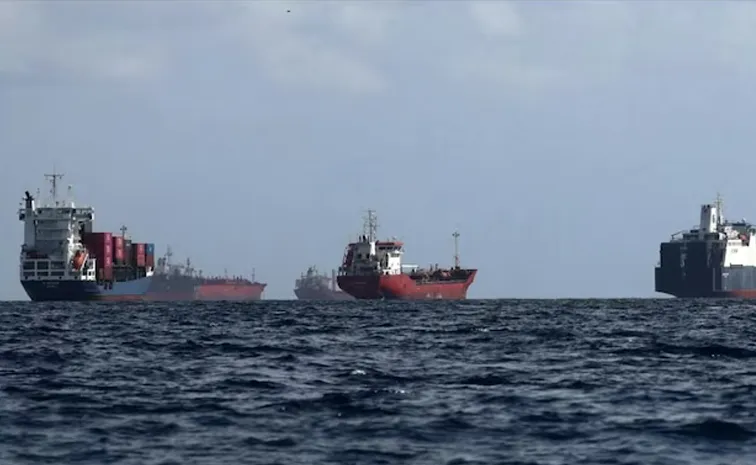 Amid Middle East Tensions 28 Indian Vessels with 778 Sailors Stuck in Persian Gulf 