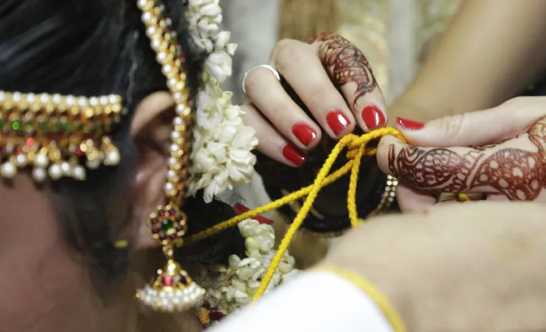 బామ్మర్ది పెళ్లి.. బావ బలవన్మరణం