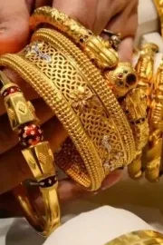 Gold Price Down in India Know The Latest Rates Here