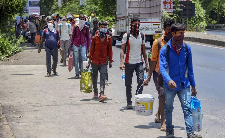 గ్యాస్ కష్టాలు: పనుల్లేక సొంతూళ్లకు వలస కూలీలు