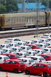 India Passenger Vehicle Wholesale Sales Rise 10 6 Percent in February SIAM Report
