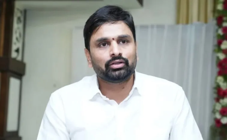 పుట్టా మహేష్‌ ఇష్యూ: షోకాజ్‌ నోటీసుతో సరిపెట్టిన చంద్రబాబు