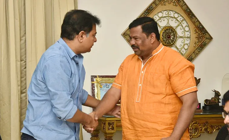 అసెంబ్లీ చిరునవ్వులు.. రాజాసింగ్‌ను ఆటపట్టించిన కేటీఆర్‌