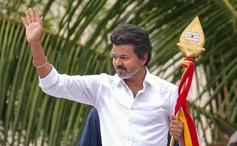 విజయ్‌కి డిప్యూటీ సీఎం పోస‍్టా? కుండబద్దలు కొట్టిన టీవీకే 