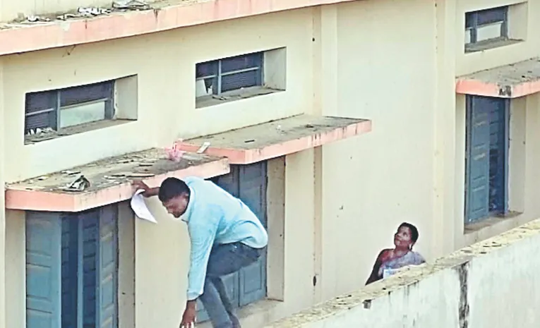 guntur constable saves students omr sheet during 10th exam