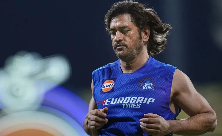 అలా చేస్తే ధోనితో ప్రయోజనముండదు!