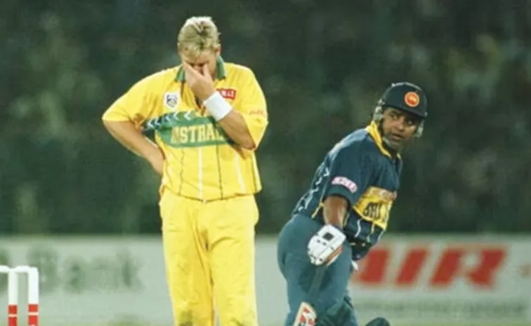 షేన్‌ వార్న్‌ గొప్ప బౌలర్‌ కాదు!.. ఎందుకంత హైప్‌?