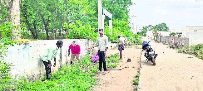 కార్మికుల వేతన వెతలు 