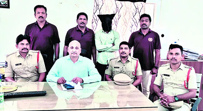 సైబర్‌ నిందితుడి అరెస్ట్‌