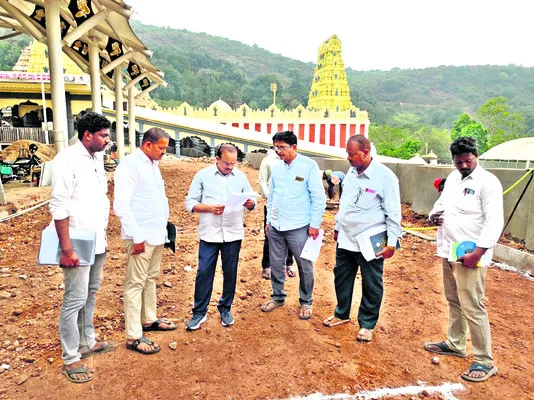 చందనోత్సవం ఏర్పాట్లలో జాప్యం వద్దు
