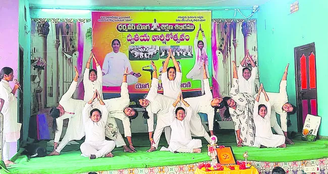 కేసీఆర్‌కు ఆహ్వానం