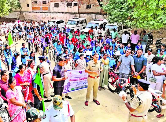 ఆత్మస్థైర్యంతో ముందుకు సాగితే విజయం తథ్యం 