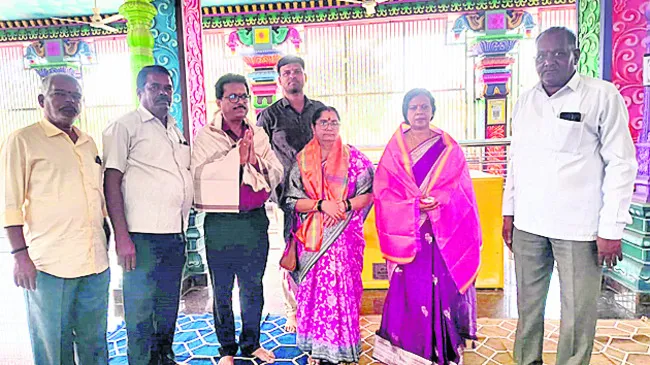 ‘అడెల్లి’కి భక్తుల తాకిడి