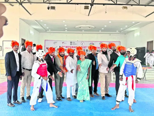 కరాటే, తైక్వాండో క్రీడలతో ఆత్మరక్షణ 