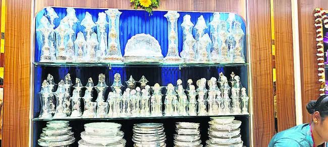 బంగారం, వెండికి డిమాండ్‌ 