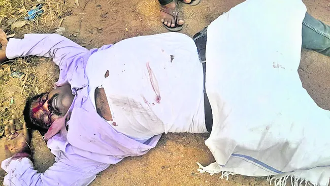 బస్సు, బైక్‌ ఢీకొని వ్యక్తి దుర్మరణం