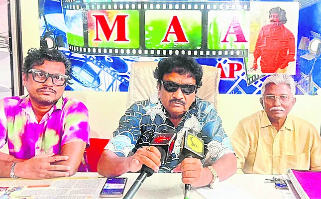 అశ్లీల ఓటీటీలను నిషేధించిన కేంద్రం 