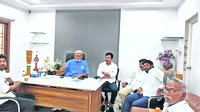 మాజీ మంత్రి అంబటి రాంబాబుకు పరామర్శ