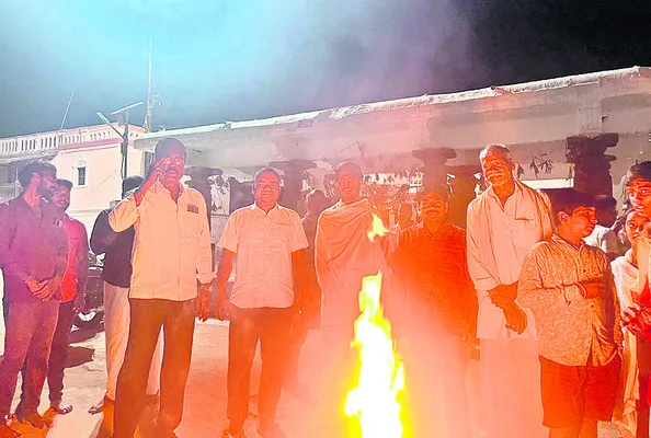 గంగాపురంలో ఘనంగా కాముడిదహనం 