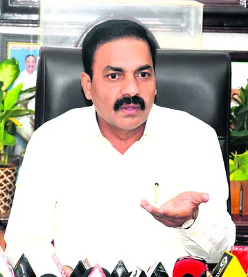 సోమిరెడ్డిది అవినీతి బతుకు 