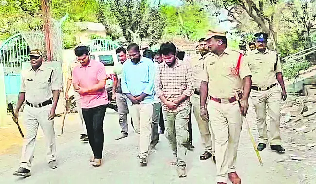 హైకోర్టు ఉత్తర్వులు బేఖాతరు చేసిన గురజాల పోలీసులు 