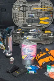 10 Things You Should Always Keep In Your Car Know The Details Here