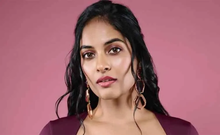 Nimisha Nair: They Threatened My Driver, Used Abusive Words