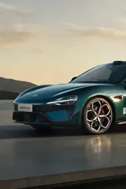 New Xiaomi SU7 Car With 902 Km Range