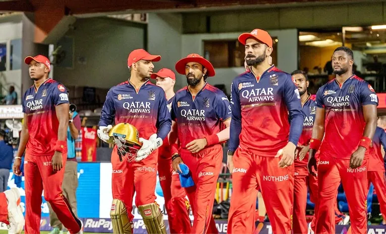 ఆర్‌సీబీ టికెట్‌ కొంటే మెట్రోలో ఫ్రీ జర్నీ  