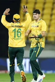 South Africa Won By 19 Runs Vs New Zeland 4th T20 Equals Series