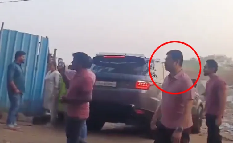 బంజారాహిల్స్‌లో బీజేపీ ఎంపీ సీఎం రమేష్‌ హల్‌చల్‌