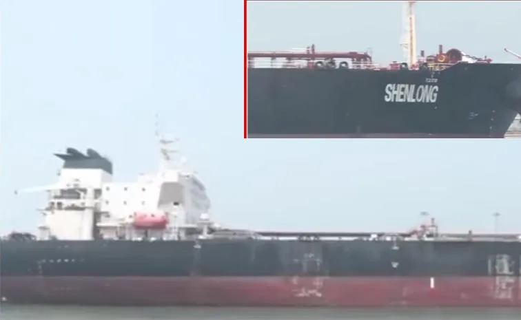 హార్మూజ్‌ తరంగాలపై భారత నావికుడి సాహసం..!