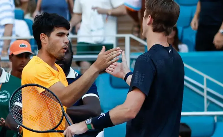 Carlos Alcaraz Stunned By Sebastian Korda in Round 3 Miami Open