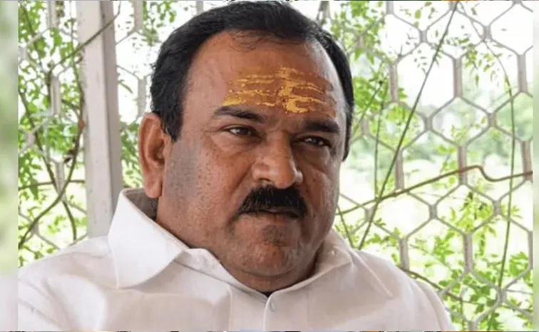 భర్తను బయట నుంచి.. భార్యపై బాబా అఘాయిత్యం