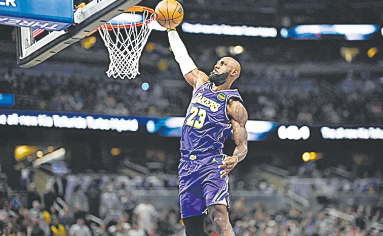 లెబ్రాన్‌ జేమ్స్‌ అరుదైన రికార్డు