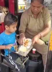 Maharashtra woman drives auto with toddler for a living