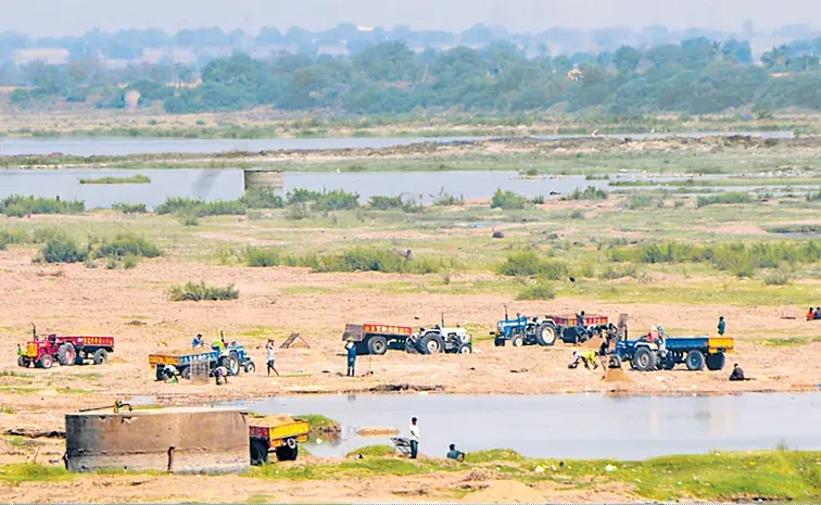 అక్రమ మట్టి తవ్వకాలపై వైఎస్సార్‌సీపీ ఆందోళన