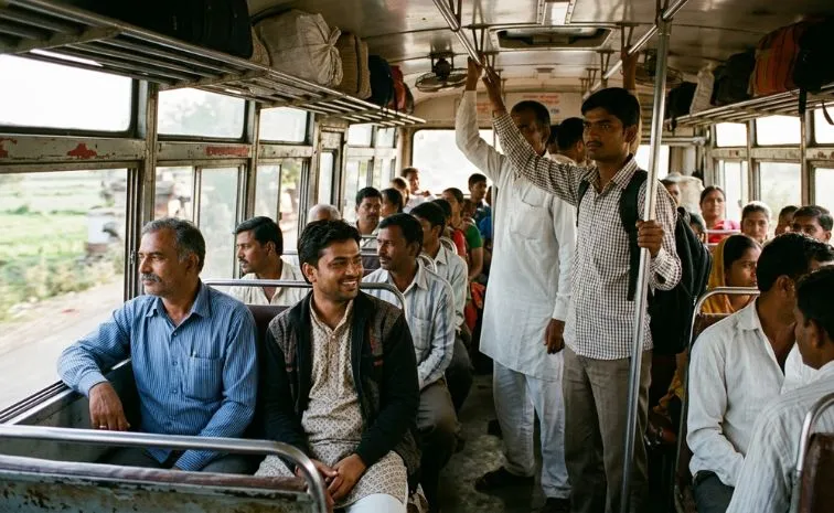 పురుషులకు ఉచిత బస్సు ప్రయాణం.. ప్రతి ఇంటికి ఫ్రీగా ఫ్రిడ్జి