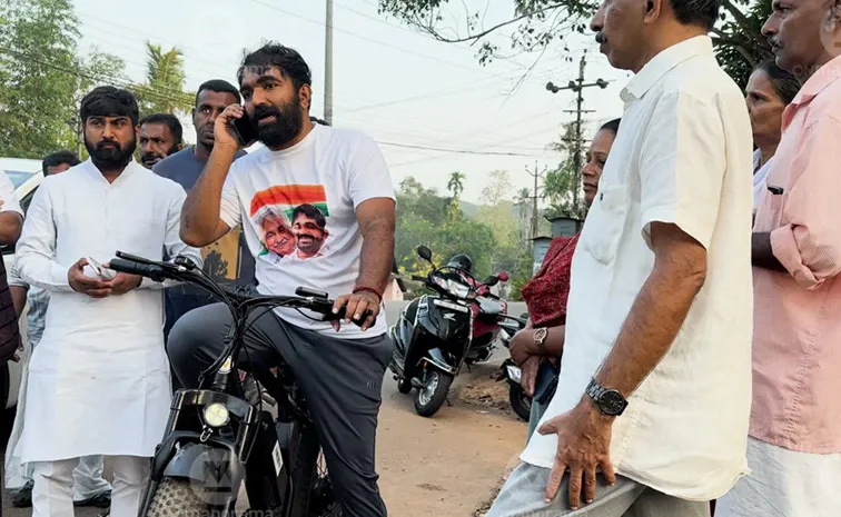 kerala: ప్రచార ఖర్చుతో 100 ఇళ్లు.. ఈ నేత రూటే వేరు!