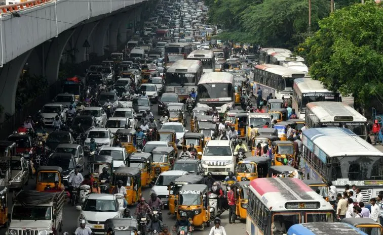 వాహనదారులకు అలర్ట్‌.. హైదరాబాద్‌లో ట్రాఫిక్ మళ్లింపులు