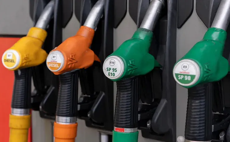 కస్టమర్లకు షాక్‌ : పెట్రోలు రూ. 5 , డీజిల్‌ రూ. 3 పెంపు