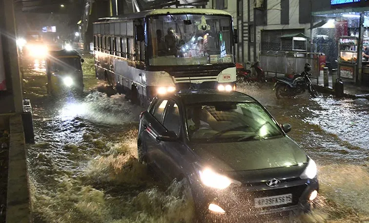 హైదరాబాద్‌లో భారీ వర్షం