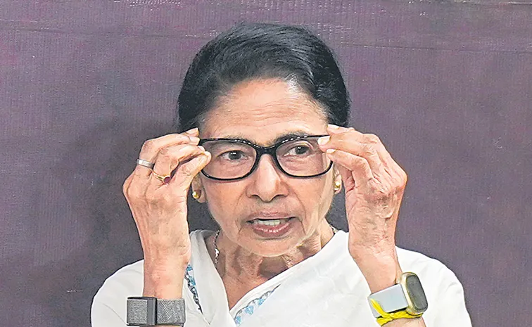 ల్యాండింగ్‌కు వీలులేక గంటపాటు గాల్లో చక్కర్లు