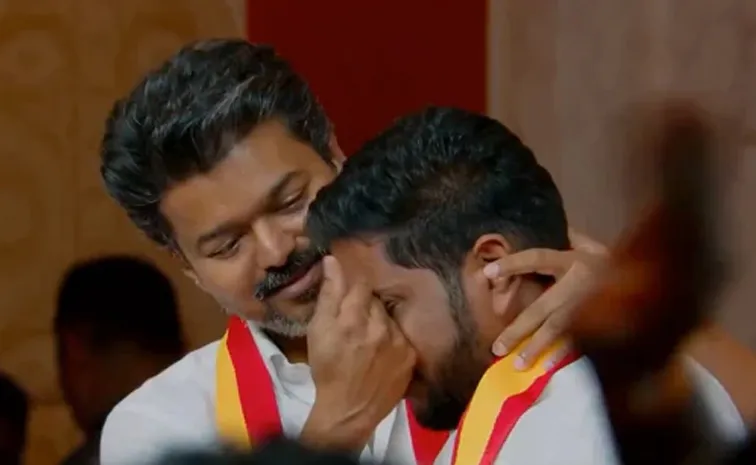 TVK : విజయ్‌ అరుదైన నిర్ణయం.. తన డ్రైవర్‌ కుమారుడికి ఎమ్మెల్యే టికెట్‌ 